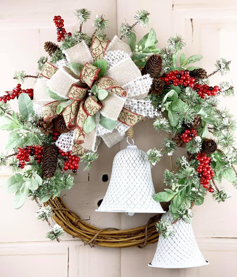 11 Christmas Grapevine Wreaths That'll Spread Some Cheer