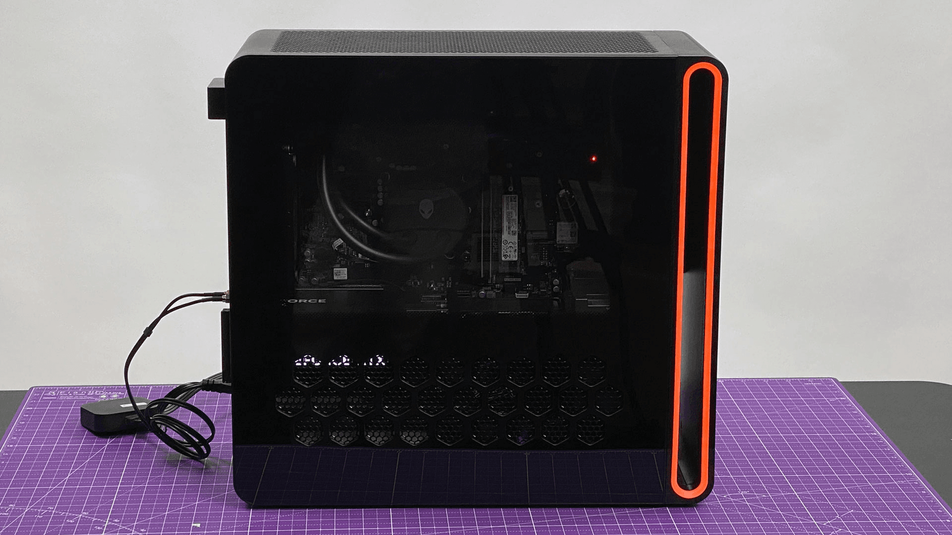 Alienware Aurora R16 Adds Intel 14th Gen Core, RTX 4090 Configurations ...