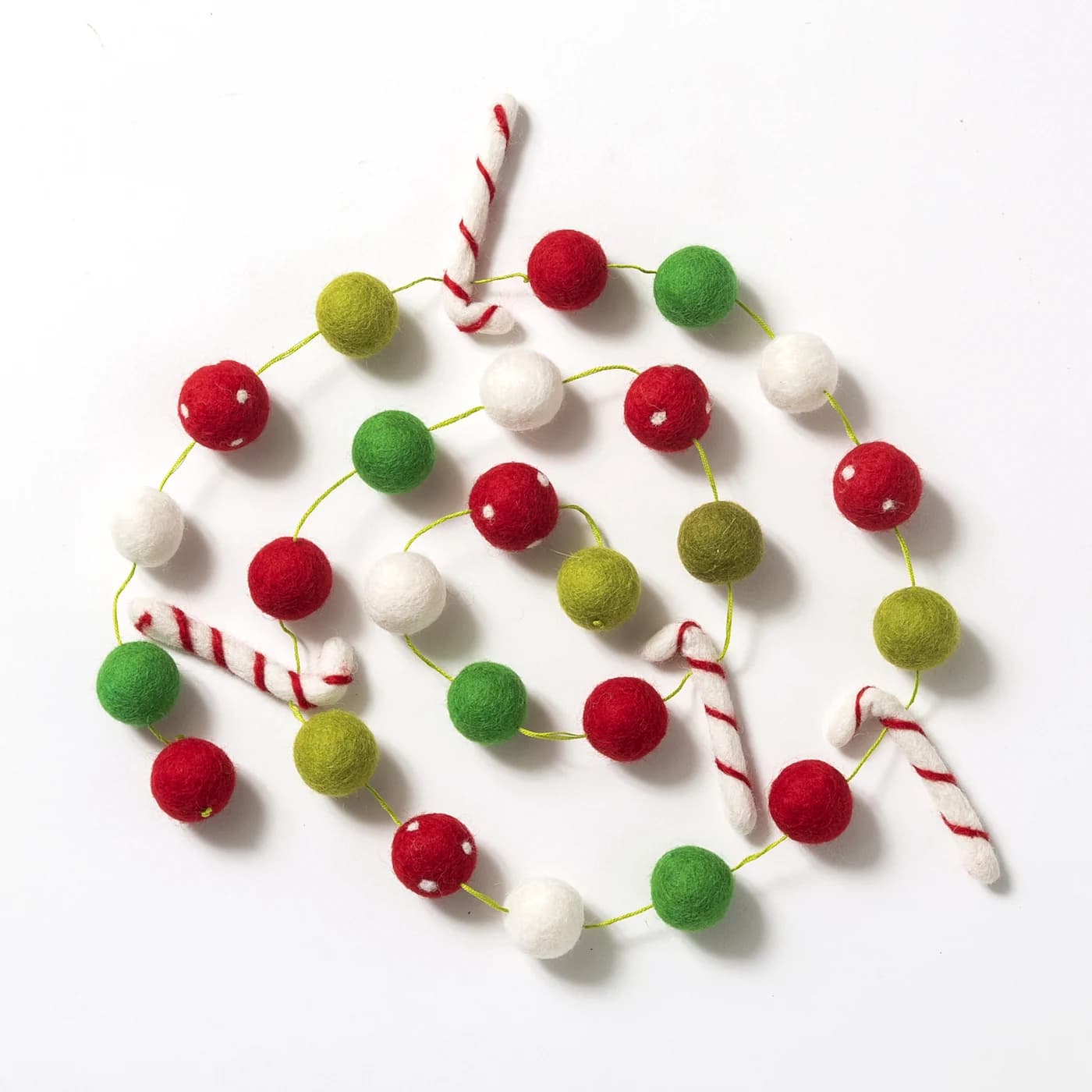 Make a Christmas Felt Ball Garland in Minutes - DIY Candy