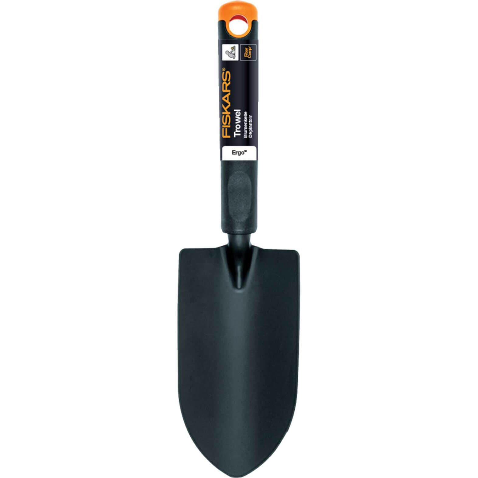 Fiskars ERGO Hand Trowel - Garden Equipment Review
