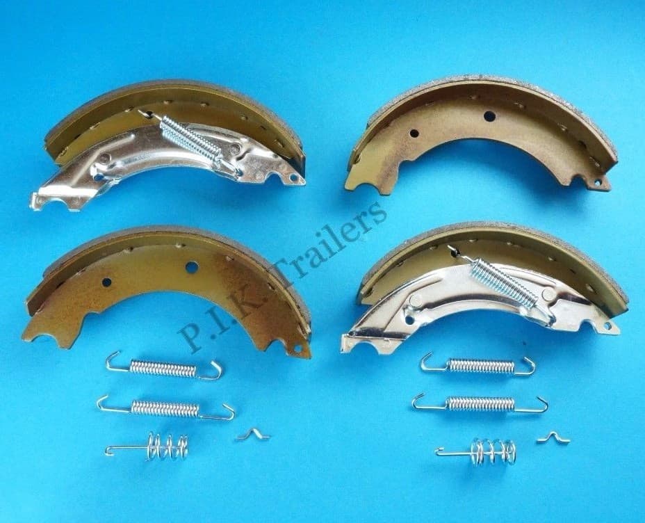 Twin Axle Set of 203x40mm Trailer Brake Shoes for Knott Indespension ...