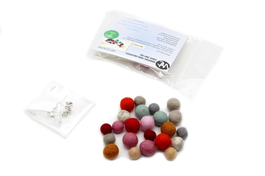 DIY Garland Kit Felt Ball Garland Kit Wool Felt Balls Gift for Crafter ...