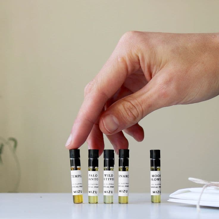 Myroo Night Botanical Perfume Oil
