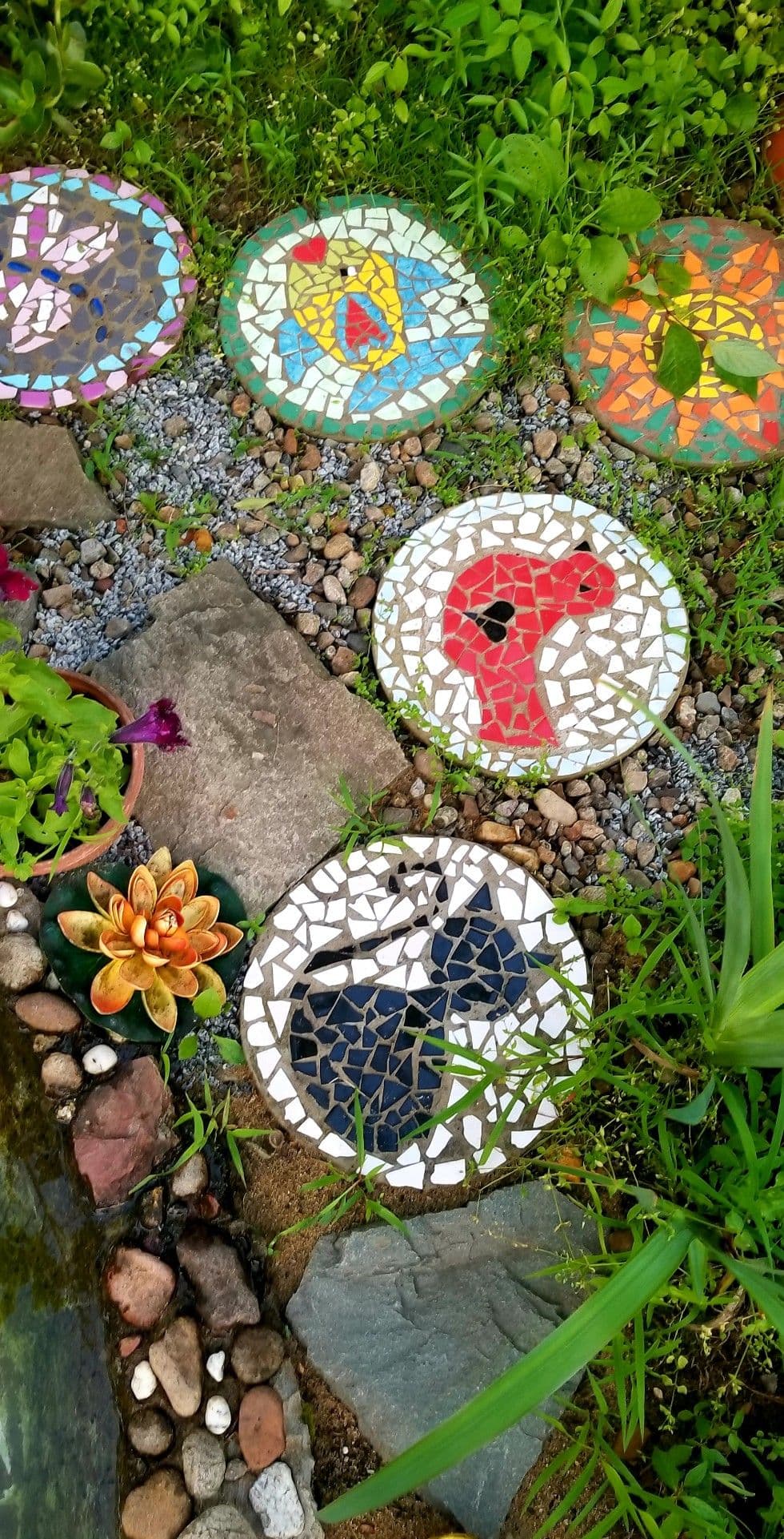 Vivid Arts Garden Essentials Mosaic Stepping Stone