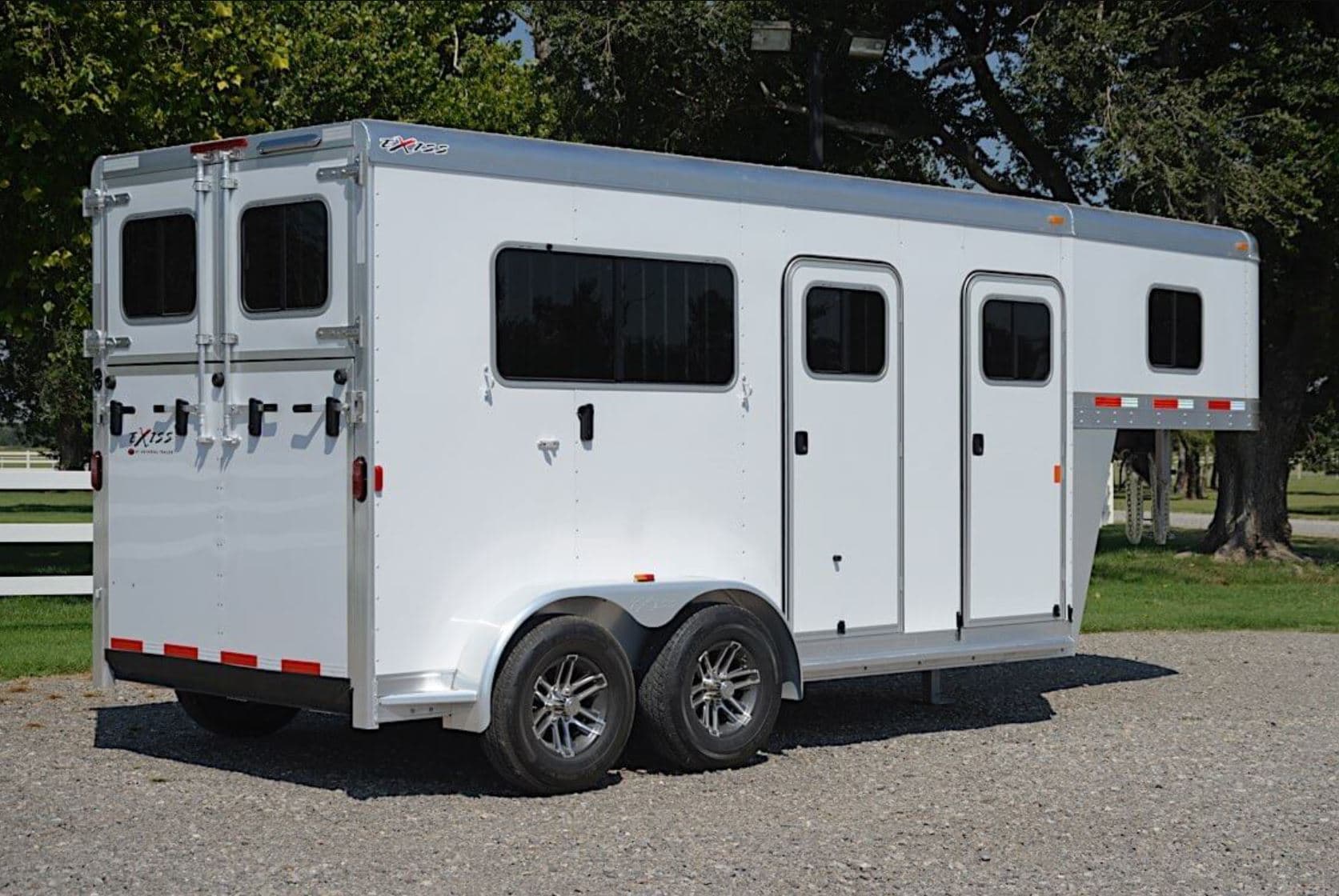 Single Axle Gooseneck Horse Trailer at George Delano blog