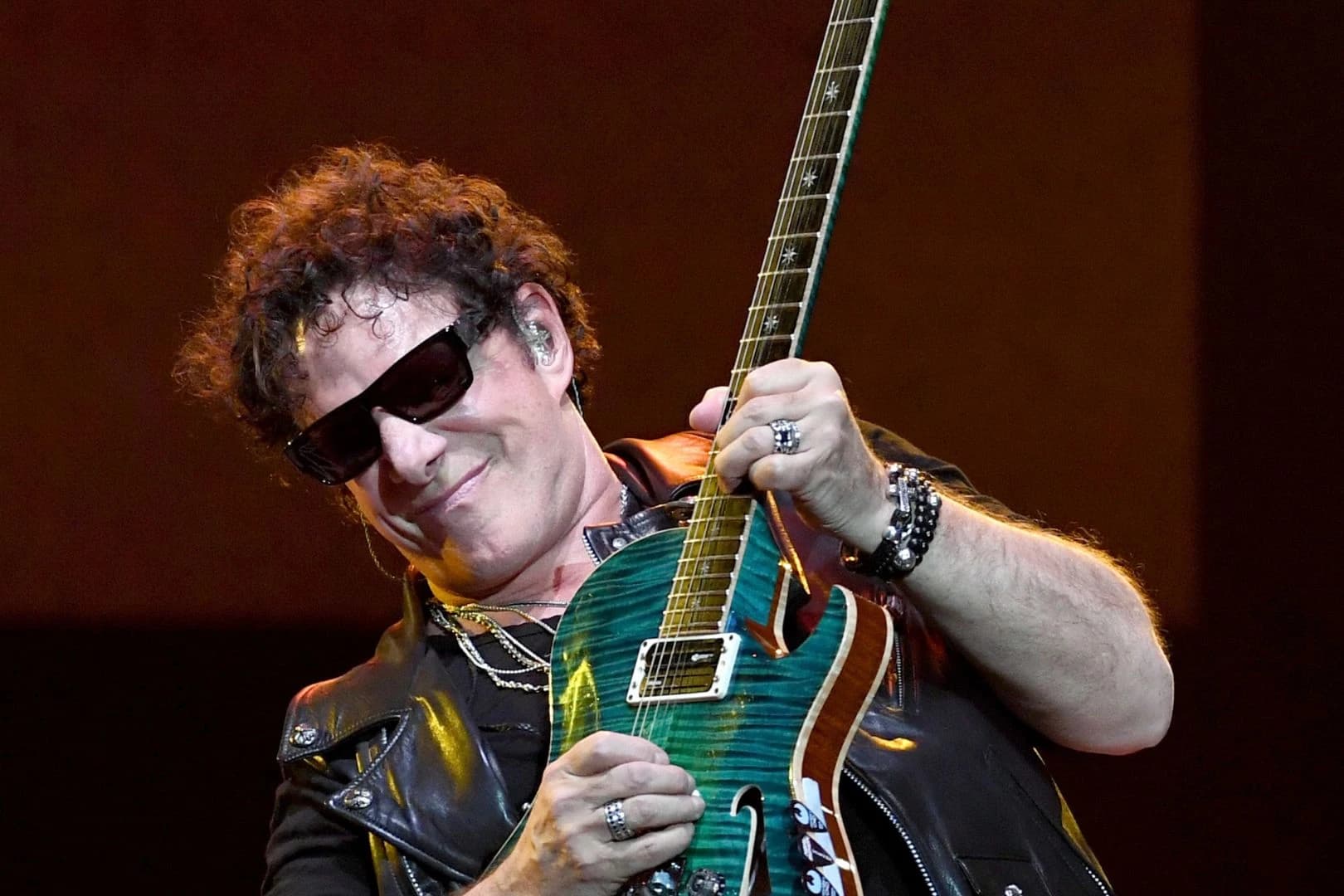 Neal Schon Hennemusic: Journey Guitarist Neal Schon Tops The