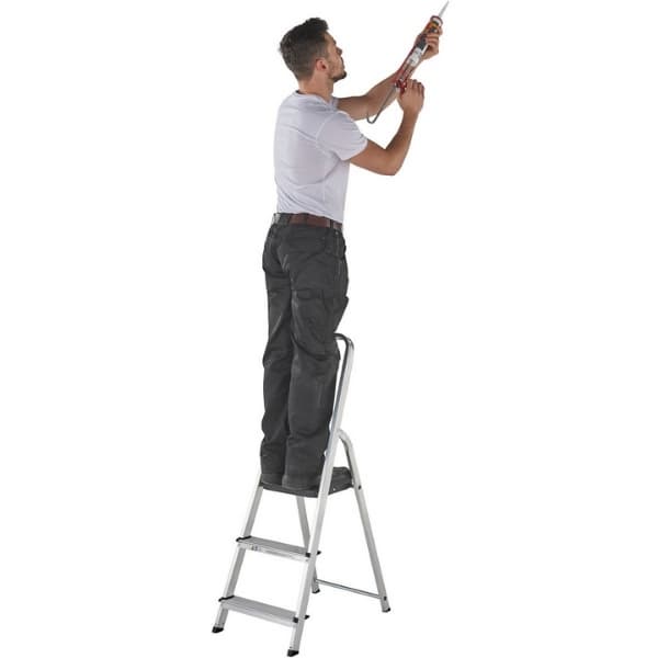 C L Jones. YOUNGMAN ATLAS LIGHT STEP LADDER 3 TREAD