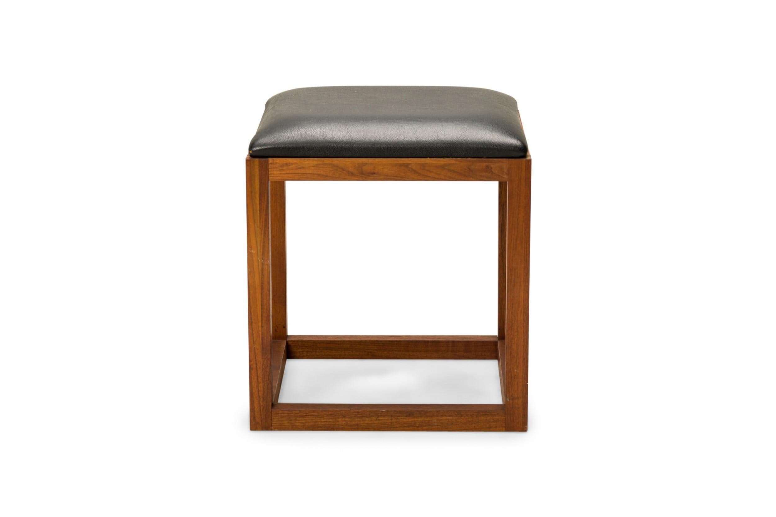 Hartman Heritage Tuscan Cube Stool