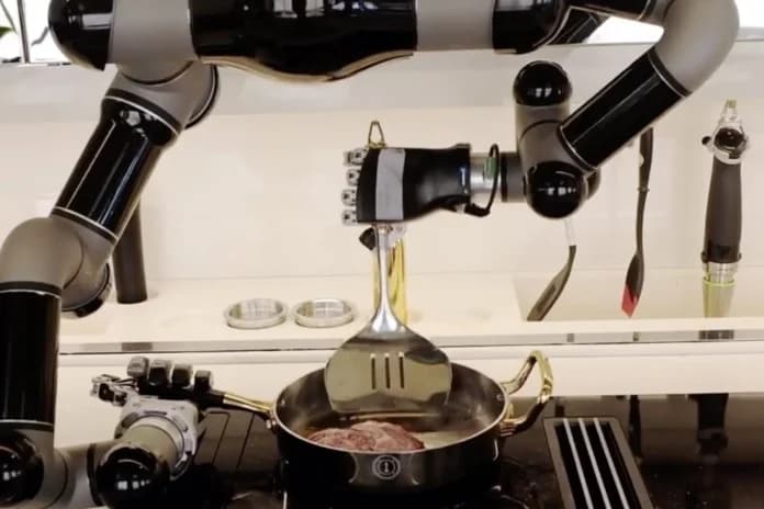 Kitchen Robot by Moley Robotics, Fully Smart Cooking Robot!