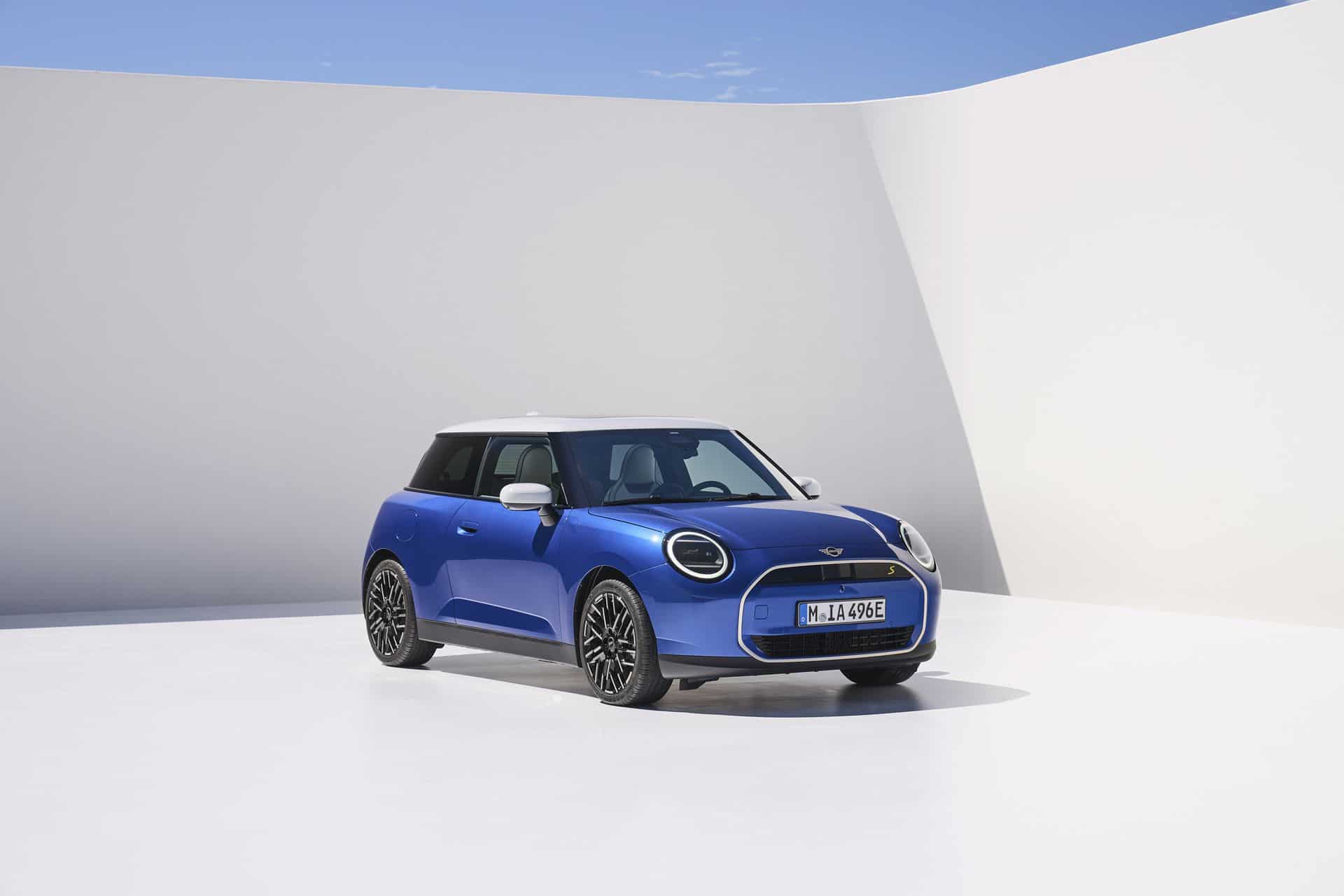 2024 MINI Cooper Electric Vehicle Debuts With 218 HP, 250-Mile Range