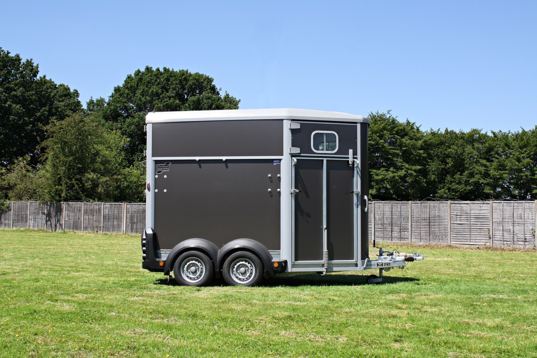 Ifor Williams HB511 Horse Trailer Graphite