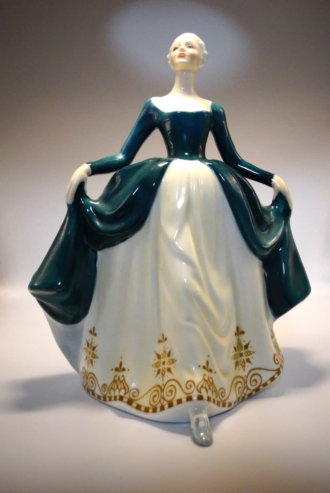 Royal Doulton Pretty Ladies Figurine