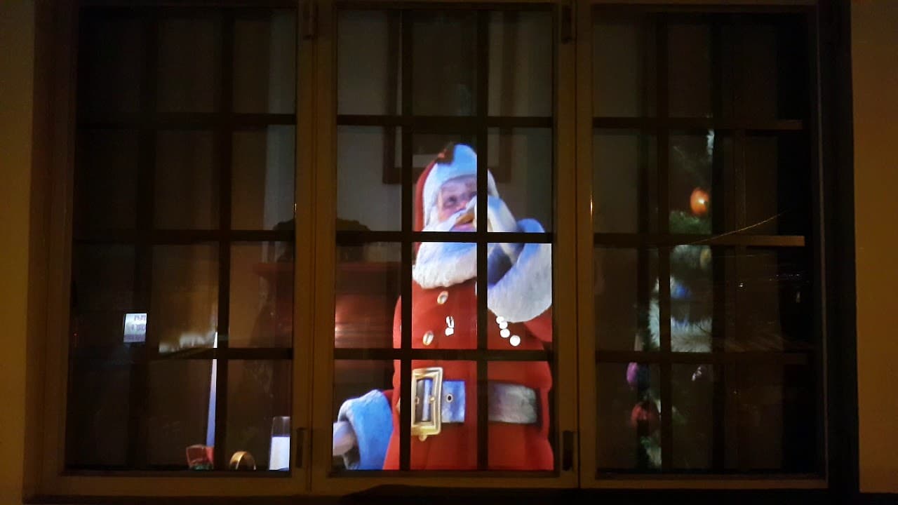 Motion Christmas Window Decoration