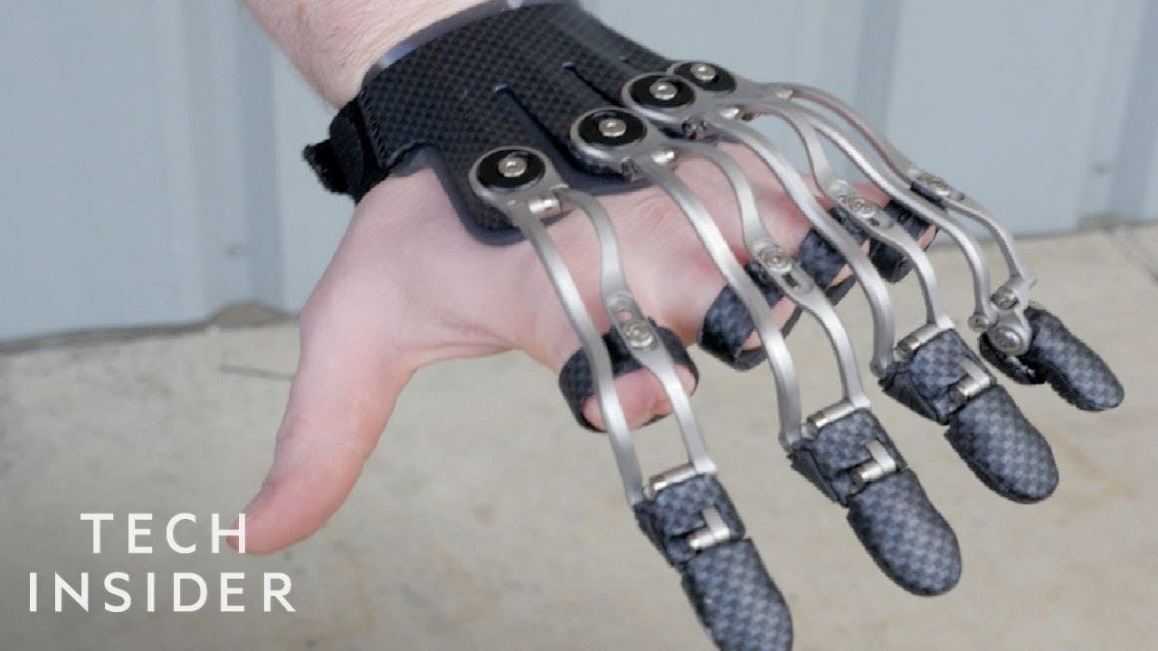 Naked Prosthetics har tagit fram protesfingrar. Blir lättare att ta tag ...