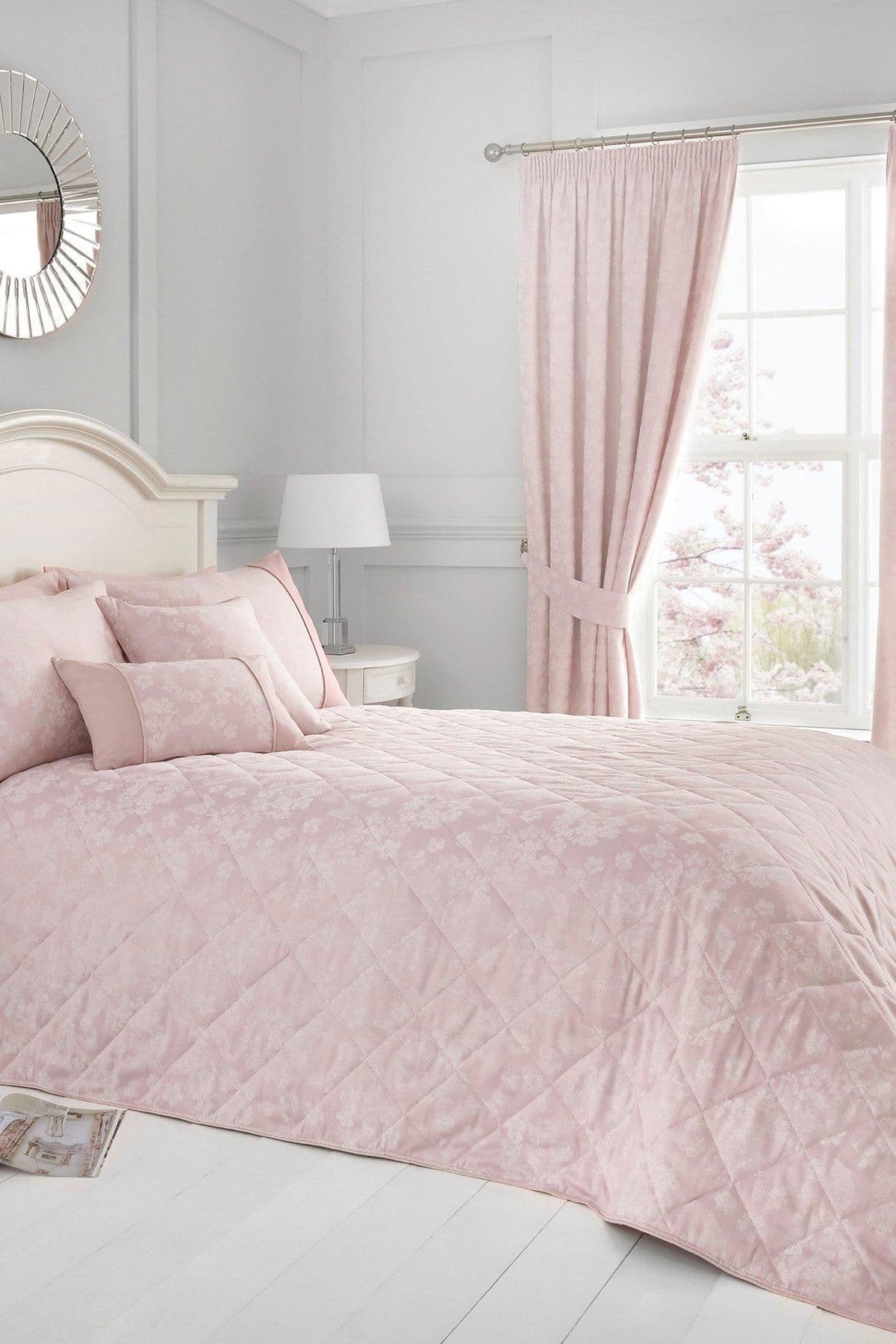 Dreams & Drapes Rosemont Quilted Bedspread