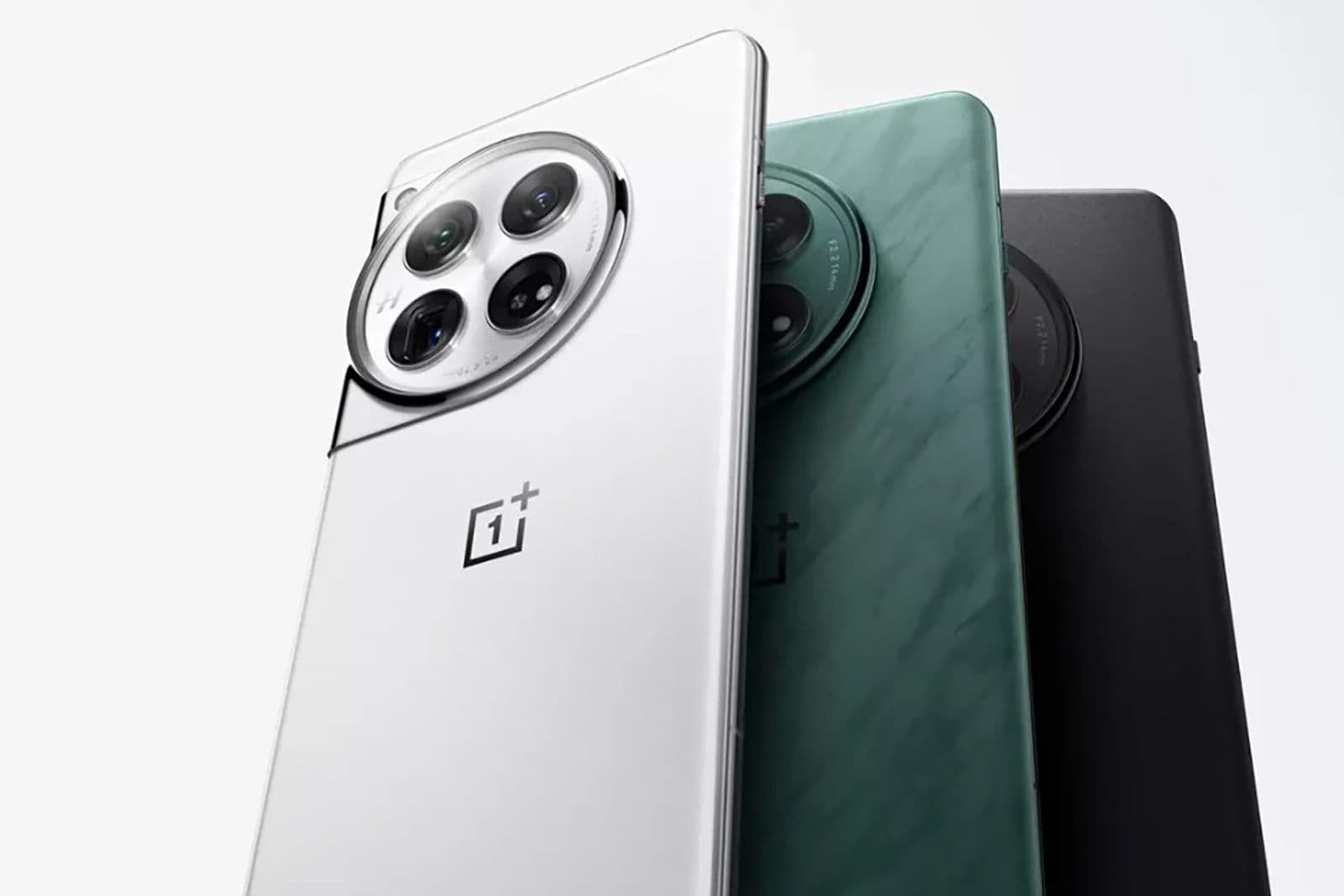 OnePlus 12 is here, and those flagship specs don't disappoint
