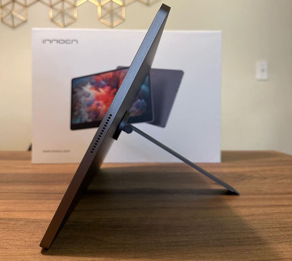 Innocn 15A1F Review 2025: Portable OLED Monitor - DisplayNinja