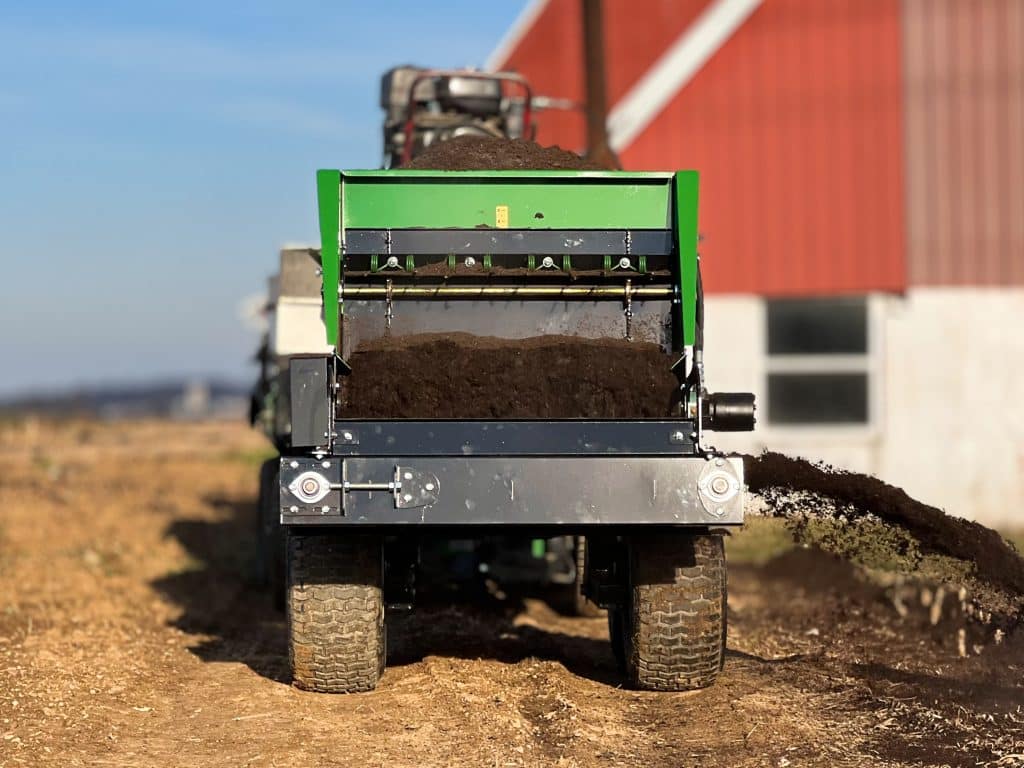 Compost Spreaders | Commercial Topdressers | Earth & Turf