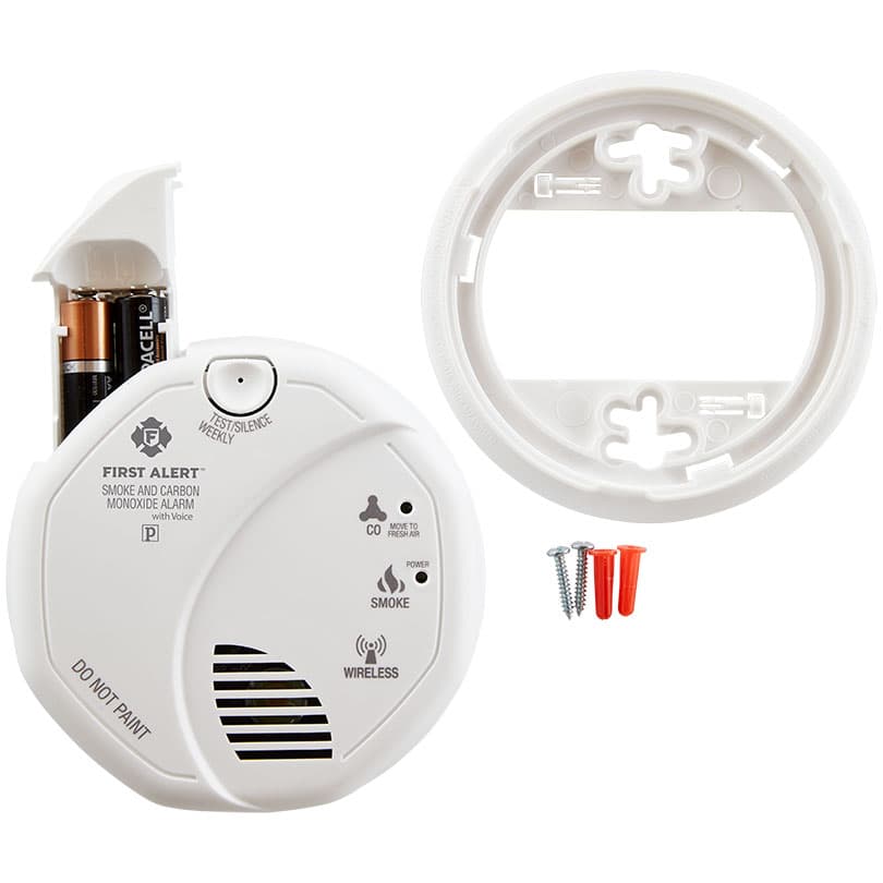 First Alert SCO501CN-3ST Wireless Voice Alert Smoke and Carbon Monoxide ...
