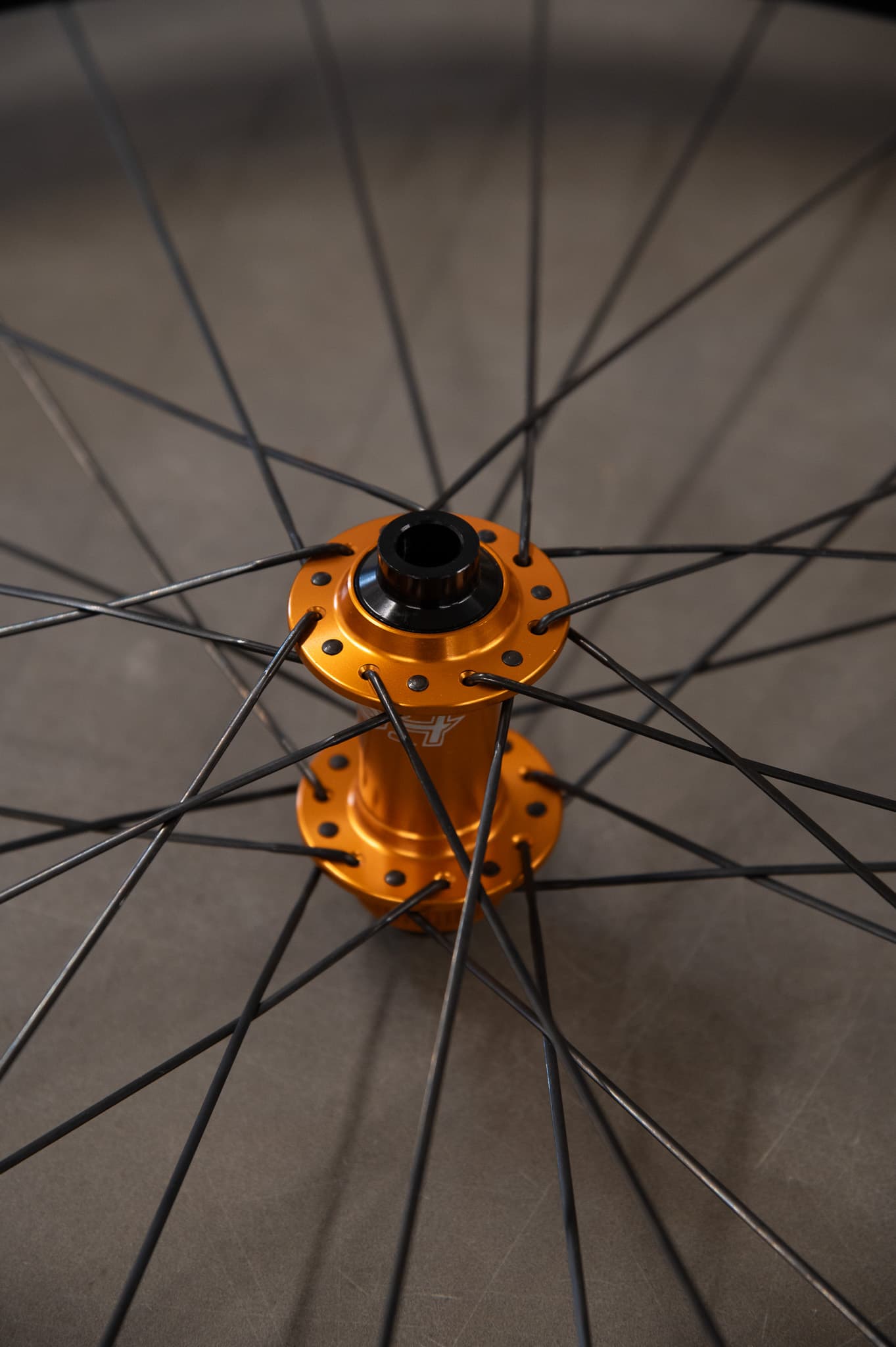 ÆRA AR|55 Alpine Carbon Wheelset with 28 Hole Orange Hope RS4 ...