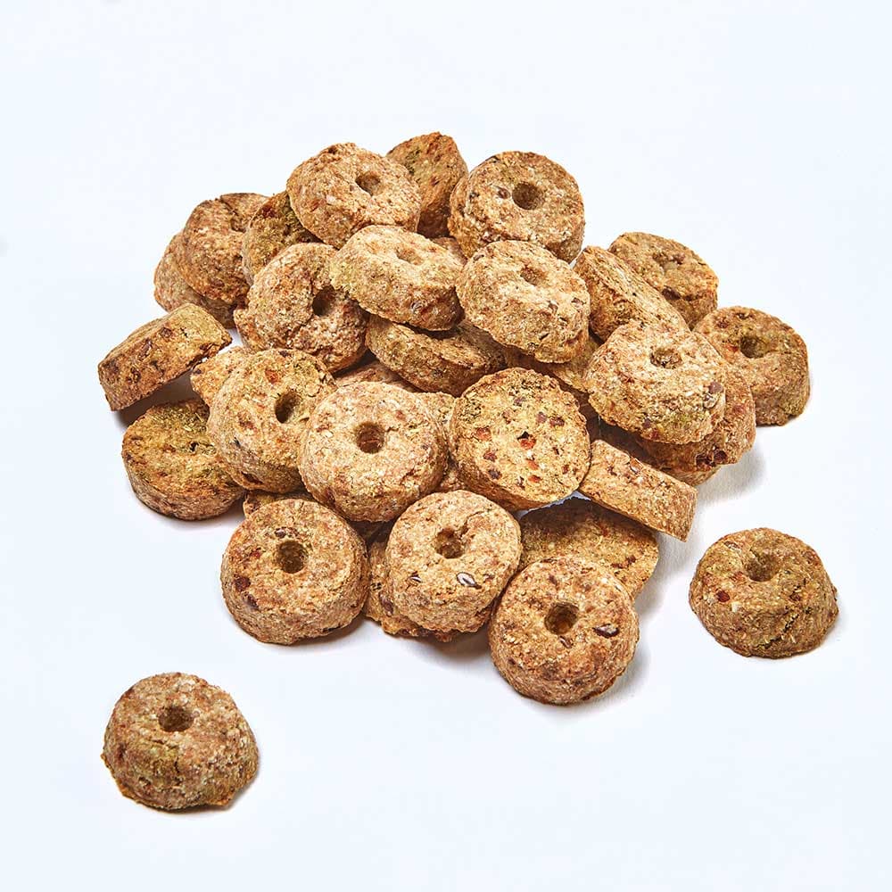 Timothy Biscuits Baked with Apple: Small Animal Treats | Kaytee