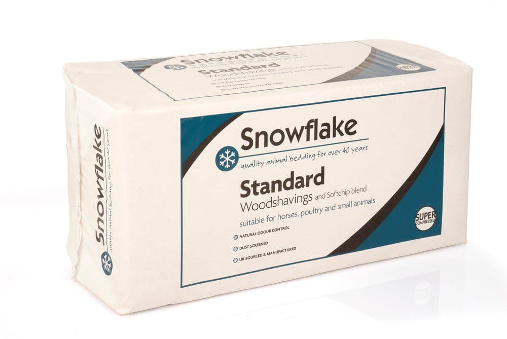 Snowflake Standard Wood Shavings 20kg Click & Collect - Manor Equestrian